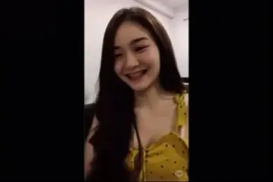 Live Show 81 Cewek Bohay Ngangkang Colmek Squirt Muncrat